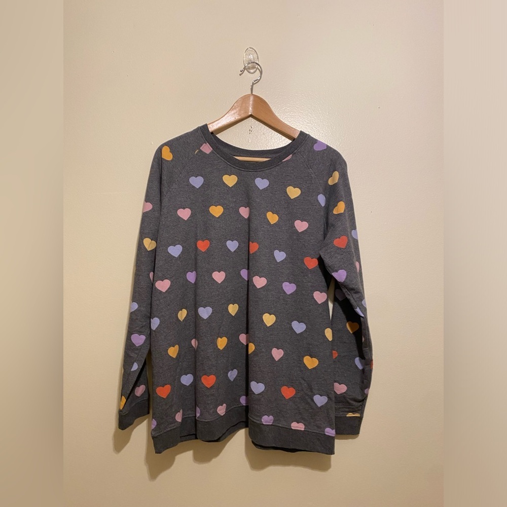 Monica + Andy Heart Patterned Gray Sweatshirt. Size M - Picture 1 of 6